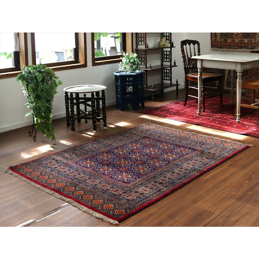 イランの手織り絨毯 マシュハド 175x125cm 連なる幾何学模様 |  | 01