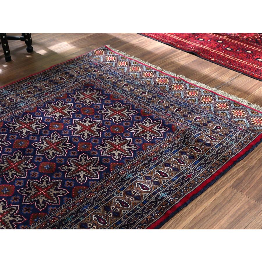 イランの手織り絨毯 マシュハド 175x125cm 連なる幾何学模様 |  | 02