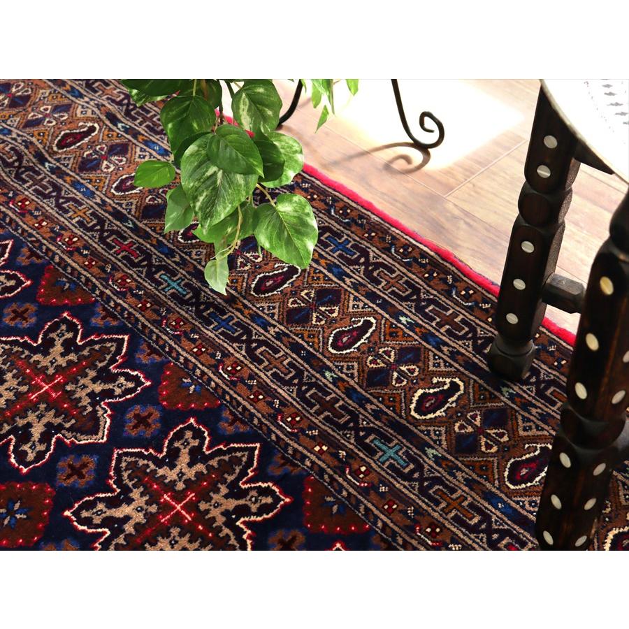 イランの手織り絨毯 マシュハド 175x125cm 連なる幾何学模様 |  | 05