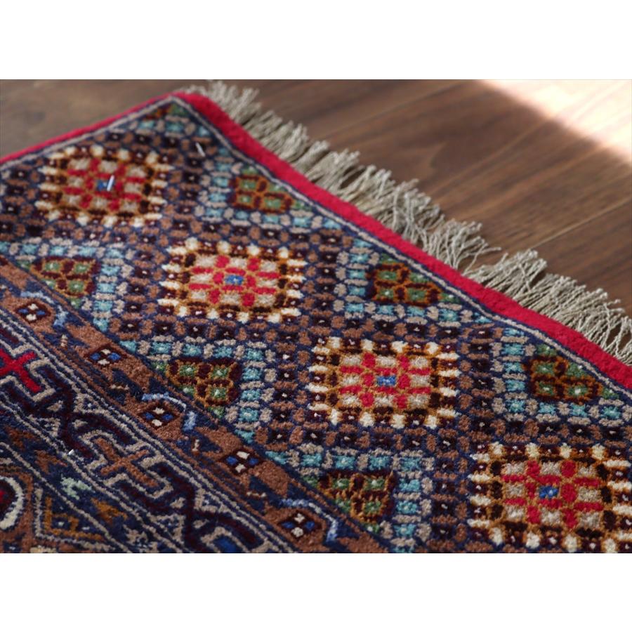 イランの手織り絨毯 マシュハド 175x125cm 連なる幾何学模様 |  | 07