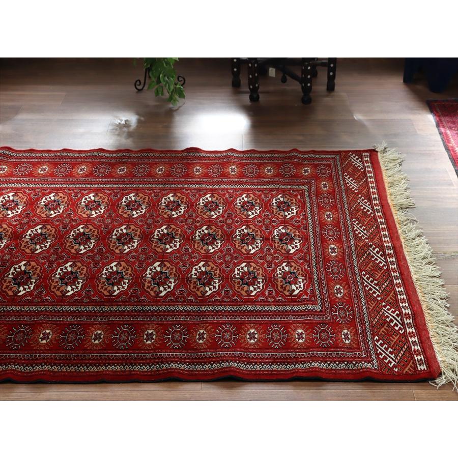 トルクメン族の絨毯 トライバルラグ 208x134cm 連なるギュル文様 手織りラグ |  | 02
