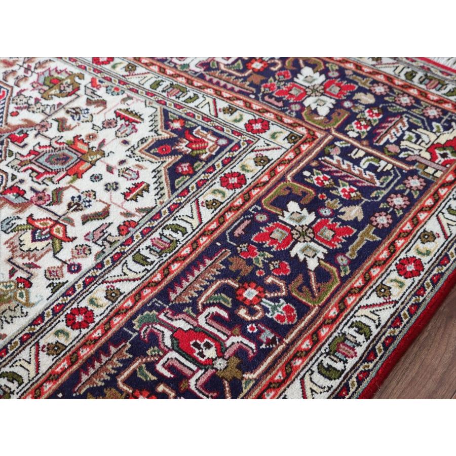 ペルシャ絨毯 タブリーズ産 284x199cm メダリオンと小花