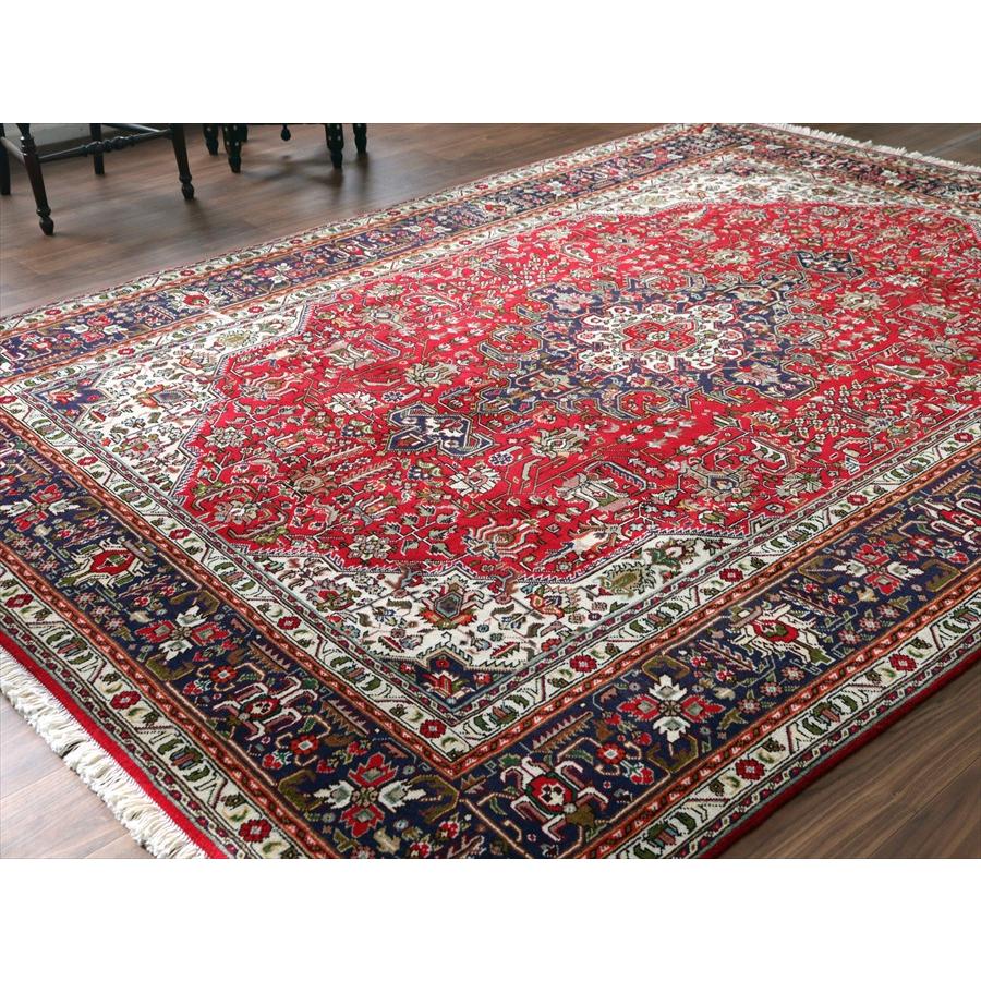 ペルシャ絨毯 タブリーズ産 284x199cm メダリオンと小花