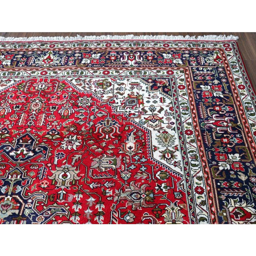 ペルシャ絨毯 タブリーズ産 284x199cm メダリオンと小花