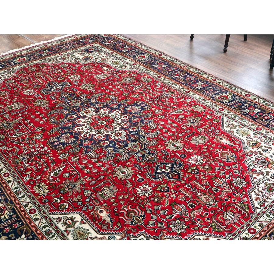 ペルシャ絨毯 タブリーズ産 284x199cm メダリオンと小花