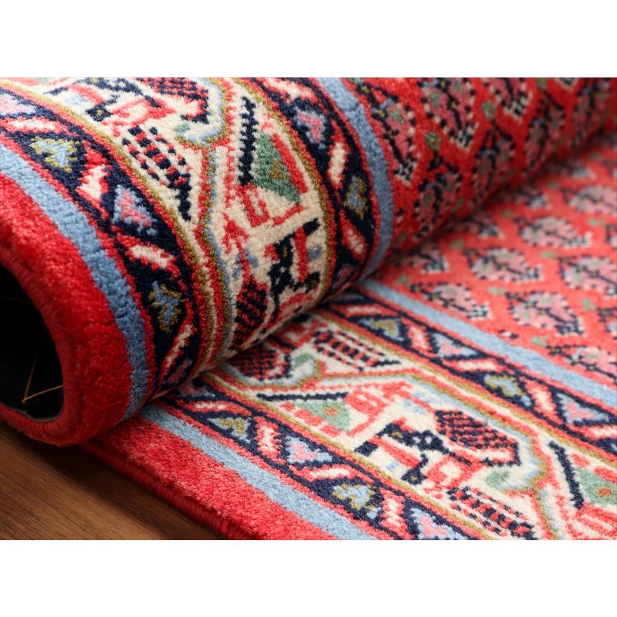 イランの手織りラグ サルーク 131x59cm ボテ ペイズリーのモチーフ レッド |  | 04