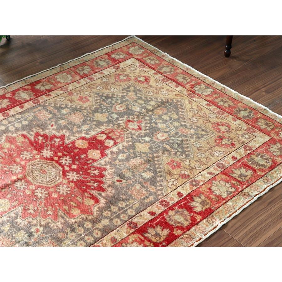 オールドラグ 赤いメダリオン 185x126cm トルコ絨毯 レッド＆ネイビー |  | 02