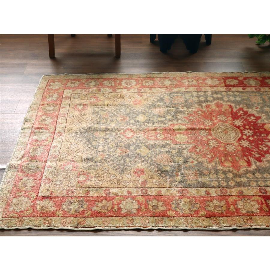 オールドラグ 赤いメダリオン 185x126cm トルコ絨毯 レッド＆ネイビー |  | 03