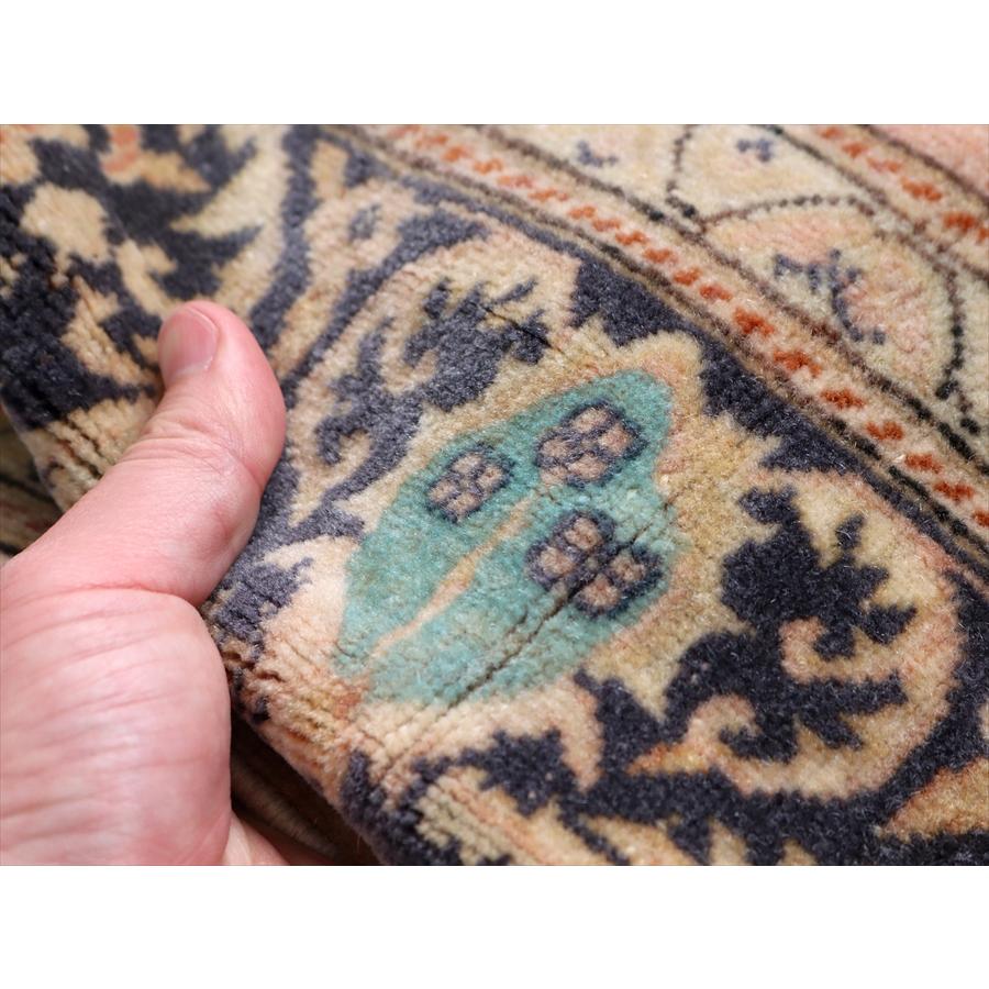 オールドカーペット パステルカラー 148x95cm 花形のメダリオン ヴィンテージラグ |  | 12