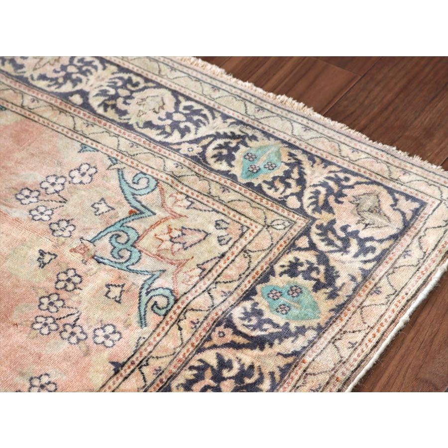 オールドカーペット パステルカラー 148x95cm 花形のメダリオン ヴィンテージラグ |  | 07