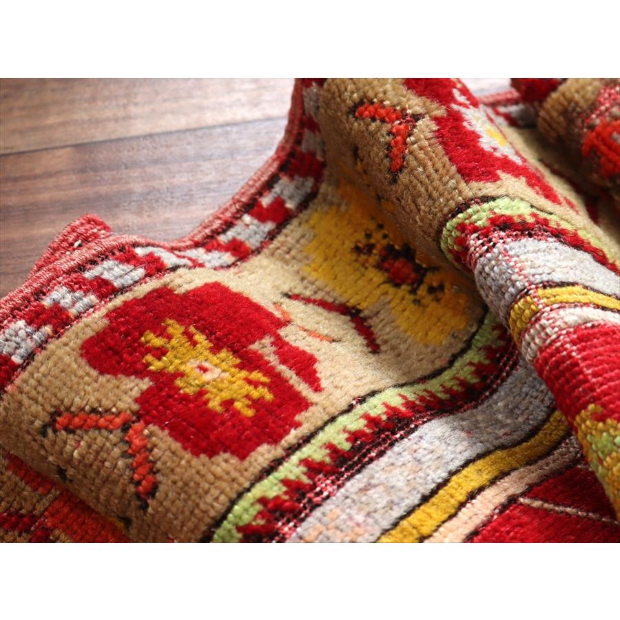 トルコ絨毯 赤いミフラープ 106x69cm フラワーデザイン オールドラグ |  | 09