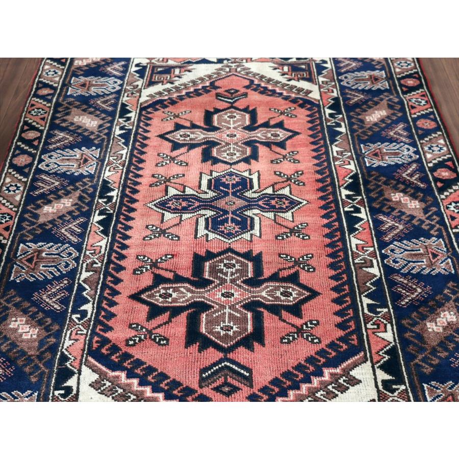 トルコの手織り絨毯 ドゥシュメアルトゥ 210x125cm ドラゴンの爪をもつ六角メダリオン |  | 12