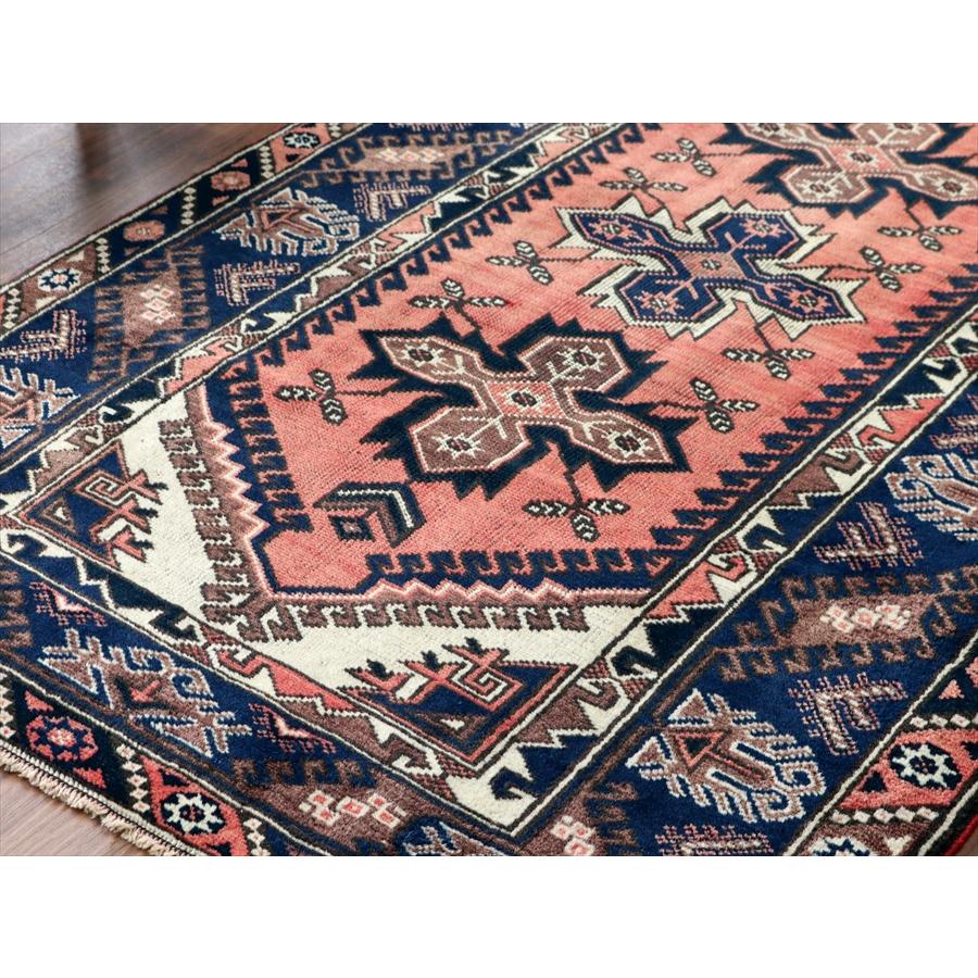 トルコの手織り絨毯 ドゥシュメアルトゥ 210x125cm ドラゴンの爪をもつ六角メダリオン |  | 03