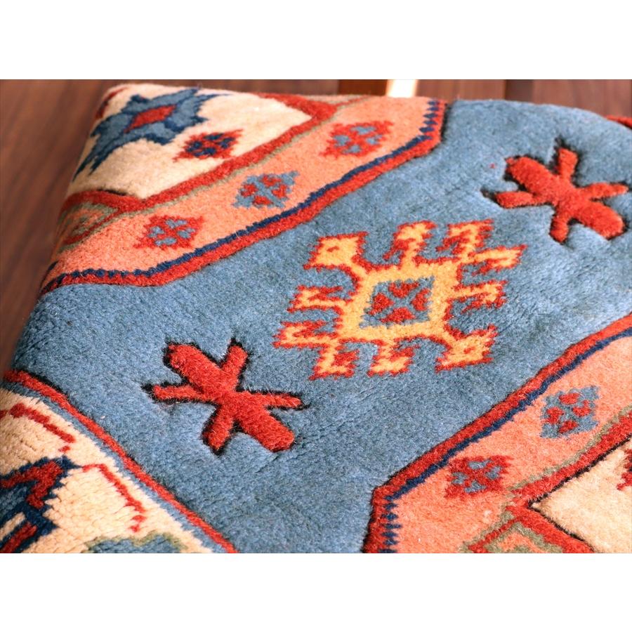 トルコの手織り絨毯 チャナッカレ 148x82cm 幾何学モチーフと小花 |  | 11