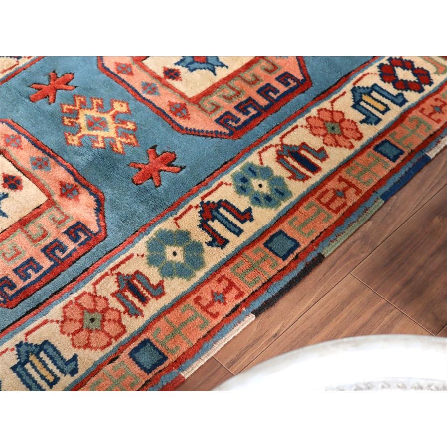 トルコの手織り絨毯 チャナッカレ 148x82cm 幾何学モチーフと小花 |  | 05