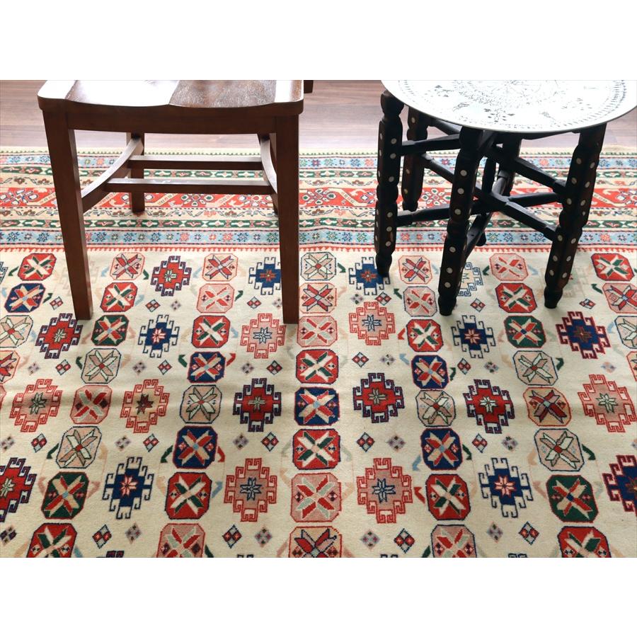 トルコの手織り絨毯 西アナトリア 236x198cm 幾何学模様と小花 ベージュ |  | 10