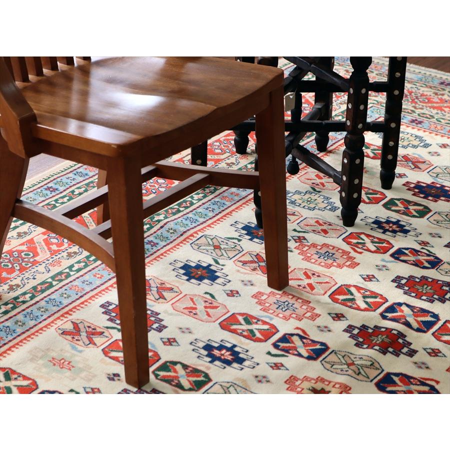 トルコの手織り絨毯 西アナトリア 236x198cm 幾何学模様と小花 ベージュ |  | 11