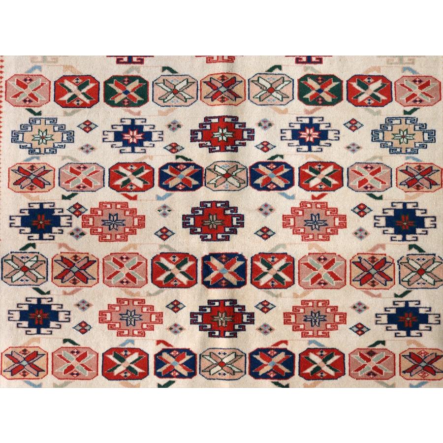 トルコの手織り絨毯 西アナトリア 236x198cm 幾何学模様と小花 ベージュ |  | 04