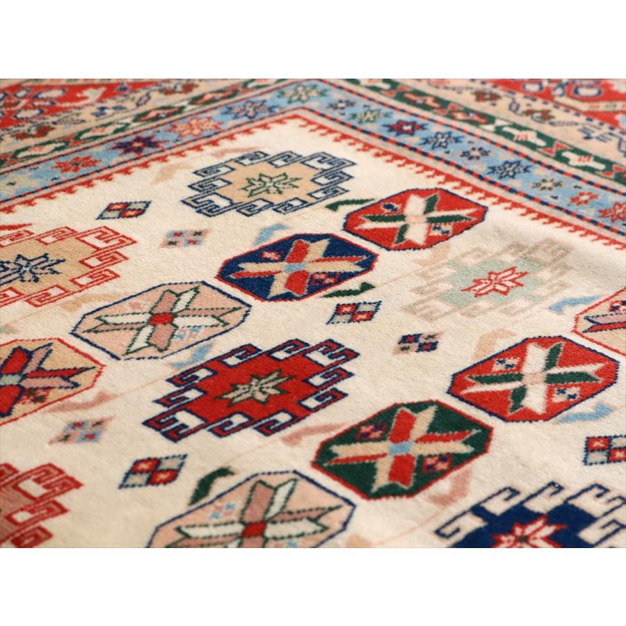 トルコの手織り絨毯 西アナトリア 236x198cm 幾何学模様と小花 ベージュ |  | 06