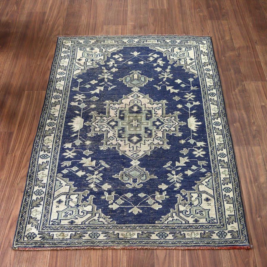 トルコの手織り絨毯 ウシャク 162x109cm メダリオンと幾何学モチーフ ネイビー | 