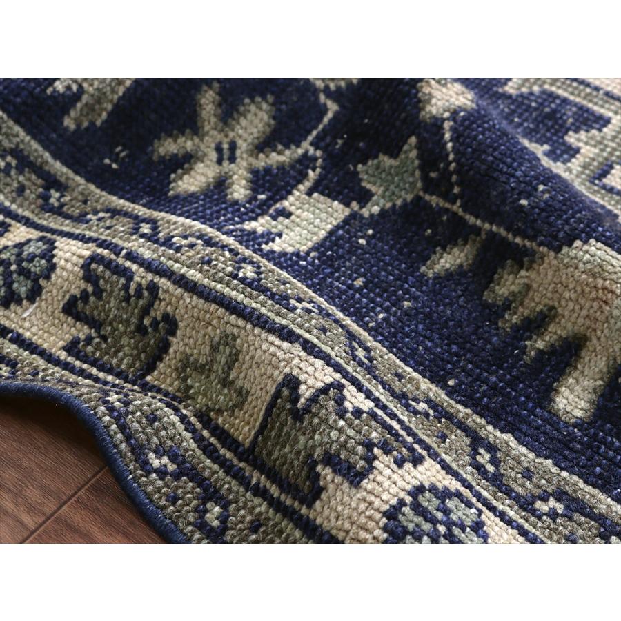 トルコの手織り絨毯 ウシャク 162x109cm メダリオンと幾何学モチーフ ネイビー |  | 07