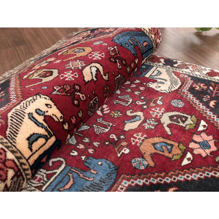 赤い六角メダリオン 141x72cm 部族絨毯 イランの手織りラグ |  | 12