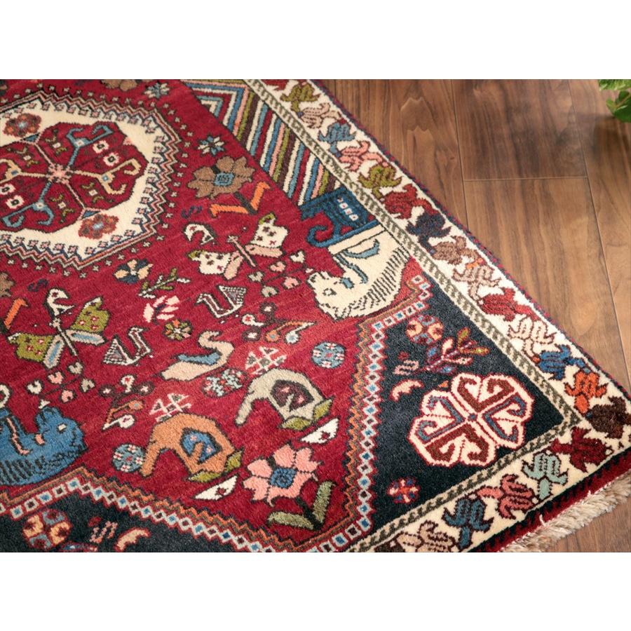 赤い六角メダリオン 141x72cm 部族絨毯 イランの手織りラグ |  | 05