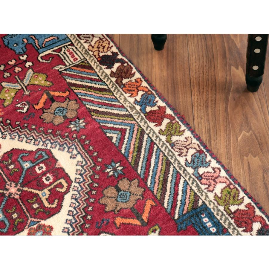 赤い六角メダリオン 141x72cm 部族絨毯 イランの手織りラグ |  | 06