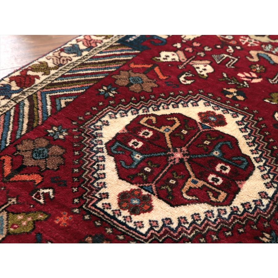 赤い六角メダリオン 141x72cm 部族絨毯 イランの手織りラグ |  | 09