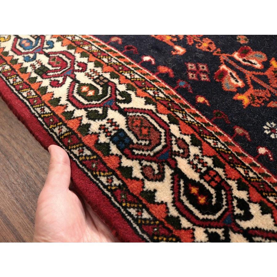 イランの手織りラグ 花と動物 141x105cm ネイビー 部族絨毯 |  | 05