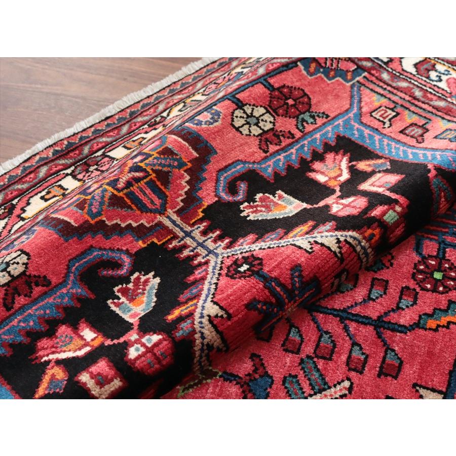 イランの手織りラグ トイセルカン 177x114cm メダリオンと小花 レッド＆ネイビー |  | 11