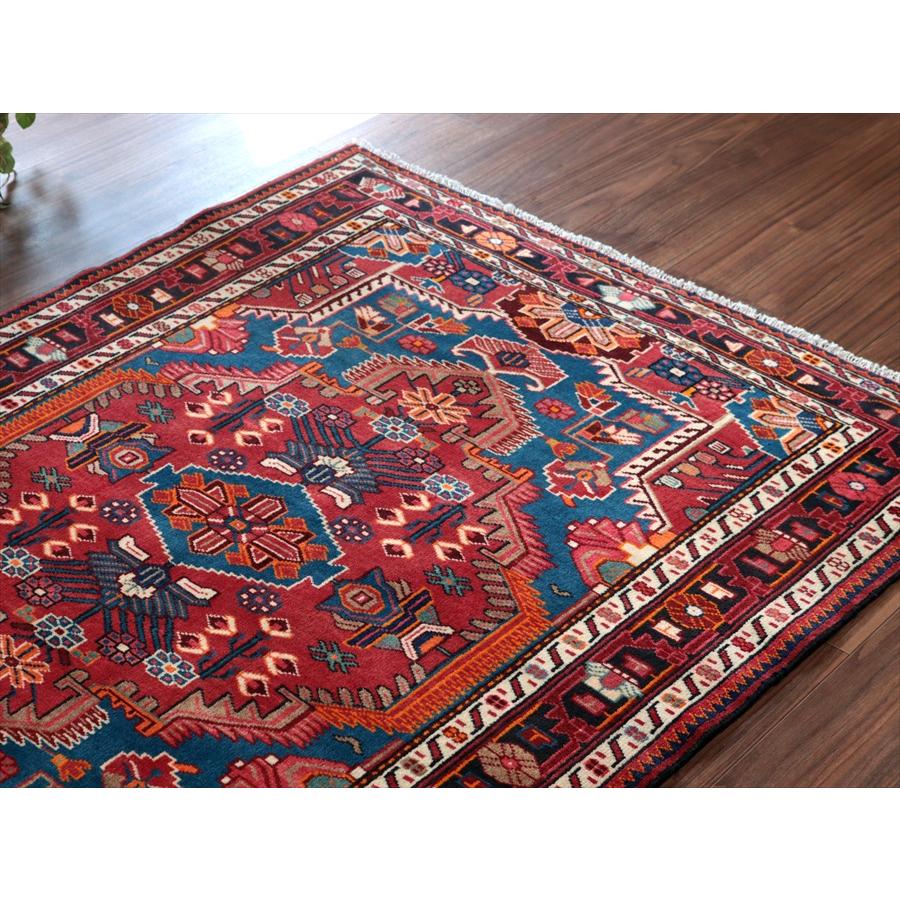 イランの手織りラグ トイセルカン 153x117cm メダリオンと小花 レッド＆ブルー |  | 02