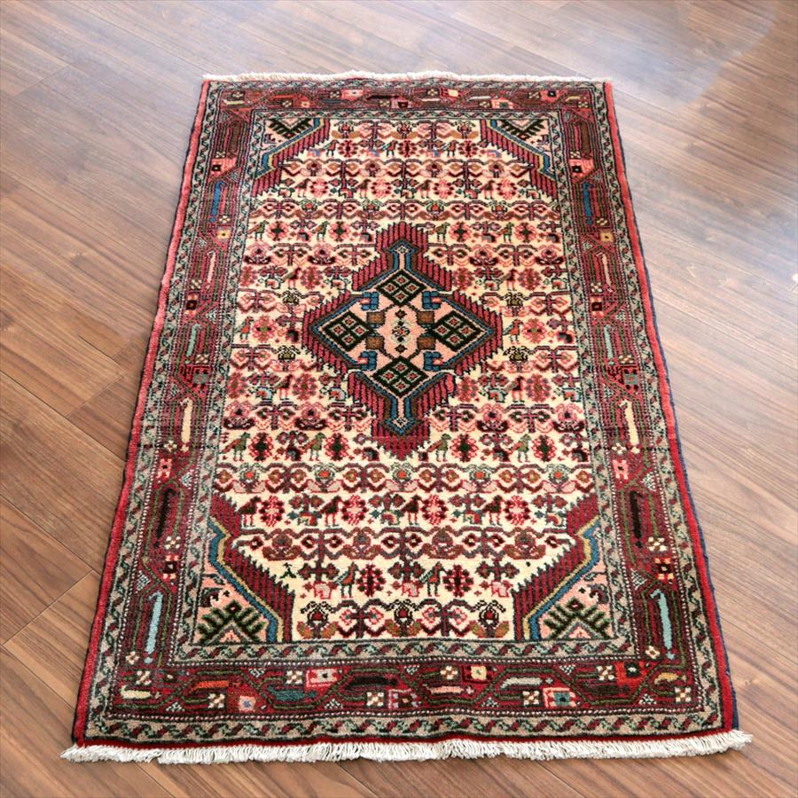 イランの手織りラグ ナハバンド 138x78cm メダリオンと幾何学文様 ベージュ 手織りラグ | 