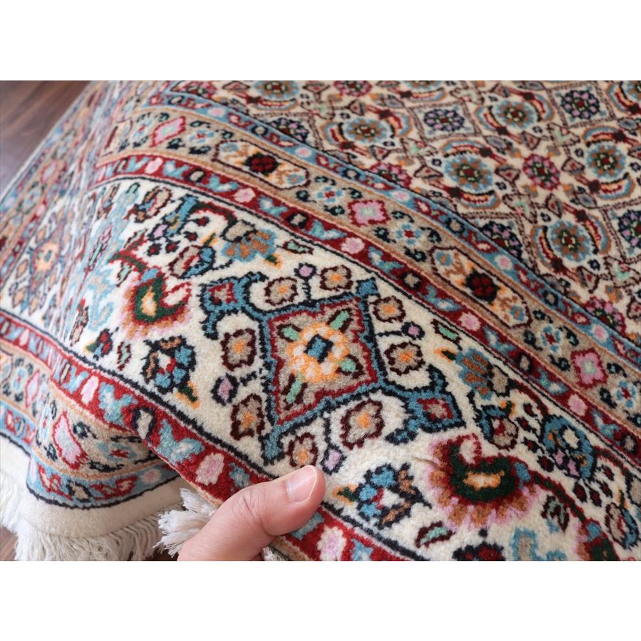 ペルシャ絨毯 ビルジャンド 147x99cm 連なる花のデザイン アイボリー 手織りラグ |  | 04