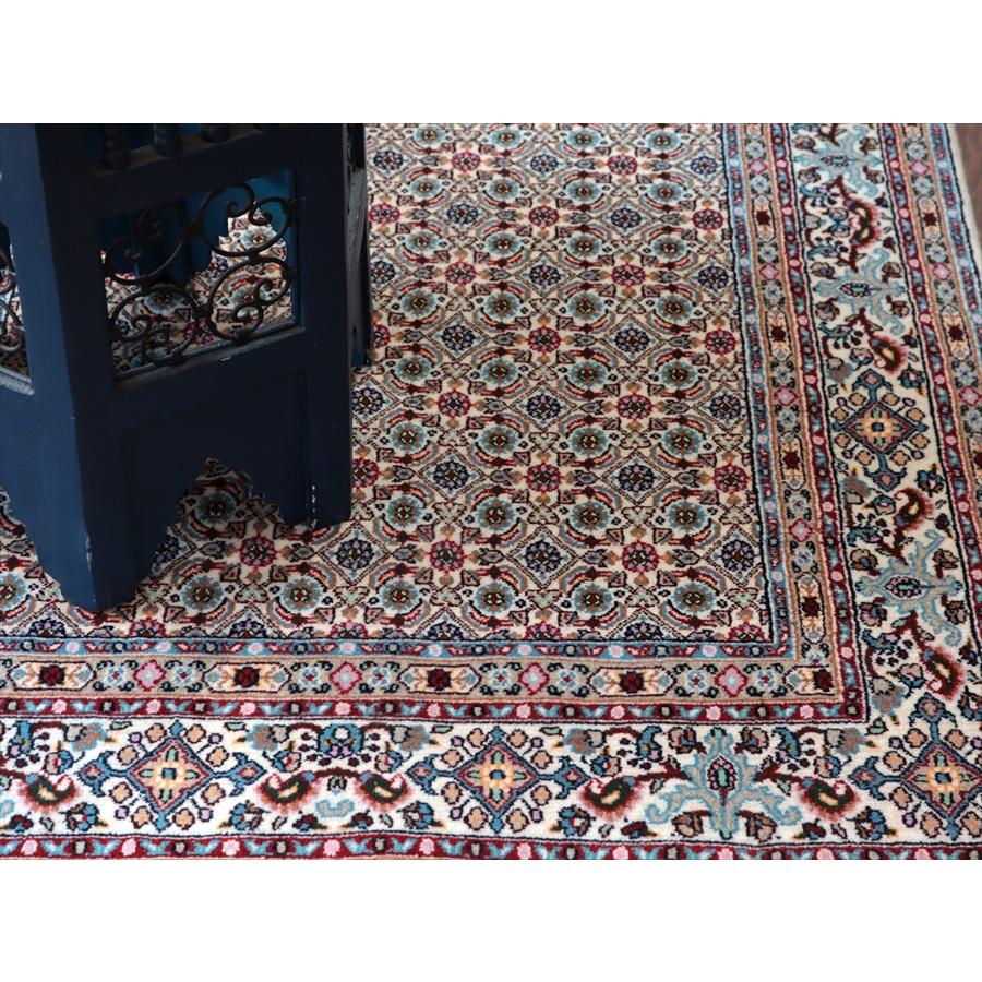 ペルシャ絨毯 ビルジャンド 147x99cm 連なる花のデザイン アイボリー 手織りラグ |  | 06