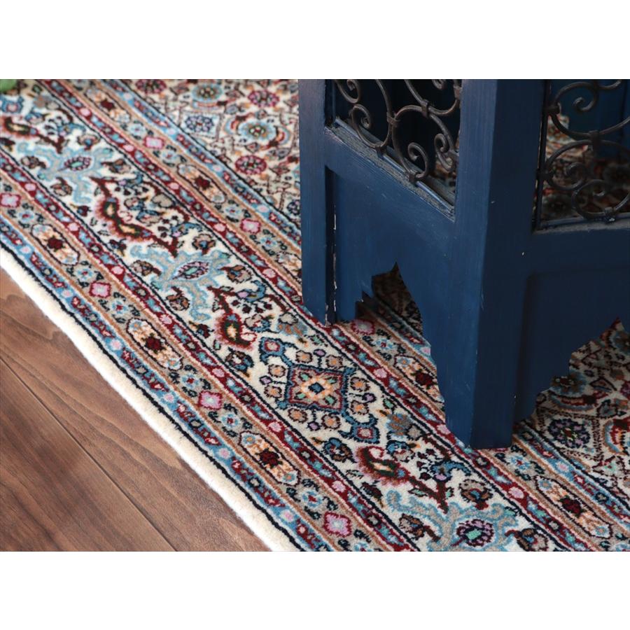 ペルシャ絨毯 ビルジャンド 147x99cm 連なる花のデザイン アイボリー 手織りラグ |  | 07