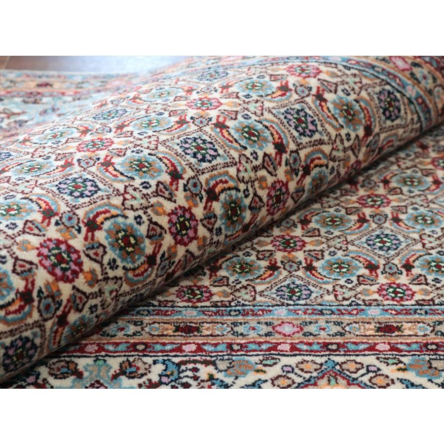 ペルシャ絨毯 ビルジャンド 147x99cm 連なる花のデザイン アイボリー 手織りラグ |  | 09