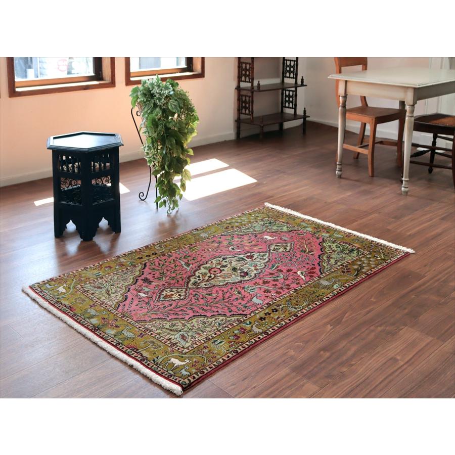 ペルシャ絨毯 タブリーズ 154x99cm 動物と植物 グリーン＆レッド 手織りラグ |  | 01