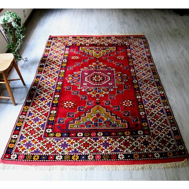 トルコ絨毯 オールドカーペット エリアラグ ケッレ250 174cm チャナッカレ 階段状のメダリオン 明るいレッド Hal980 インプレッションオブギャベ 通販 Yahoo ショッピング