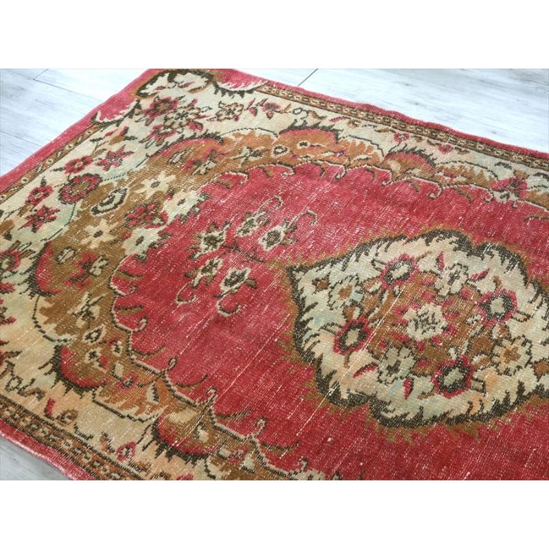 オーバーダイ（後染め）手織りトルコじゅうたん 223x123cm レッド/カリヨラ |  | 03