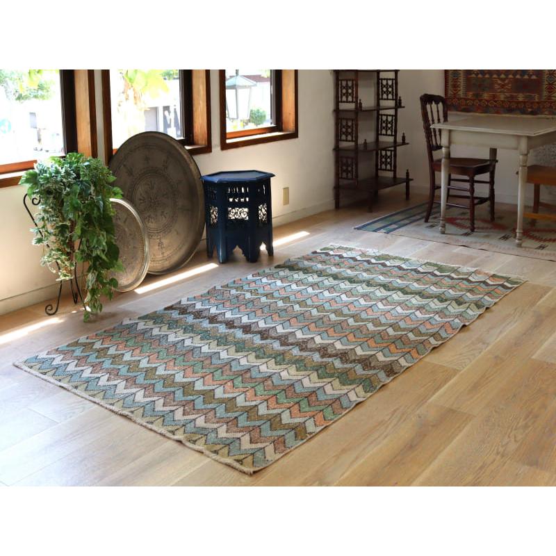 オーバーダイド ヴィンテージラグ ジグザグのデザイン 228x126cm トルコ手織り絨毯 アップサイクル |  | 01