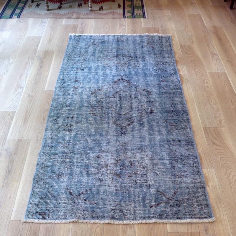 オーバーダイド ヴィンテージラグ ライトブルー 220x110cm トルコ手織り絨毯 アップサイクル | 