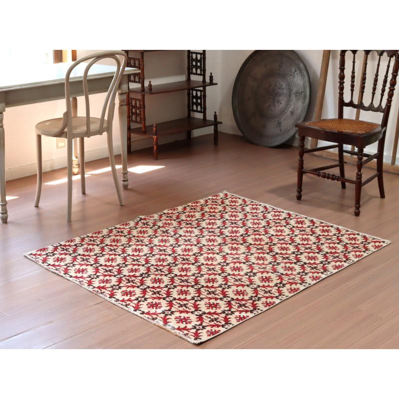 オーバーダイド ヴィンテージラグ ベージュ&レッド 135x116cm トルコ手織り絨毯 アップサイクル | ブランド登録なし | 01