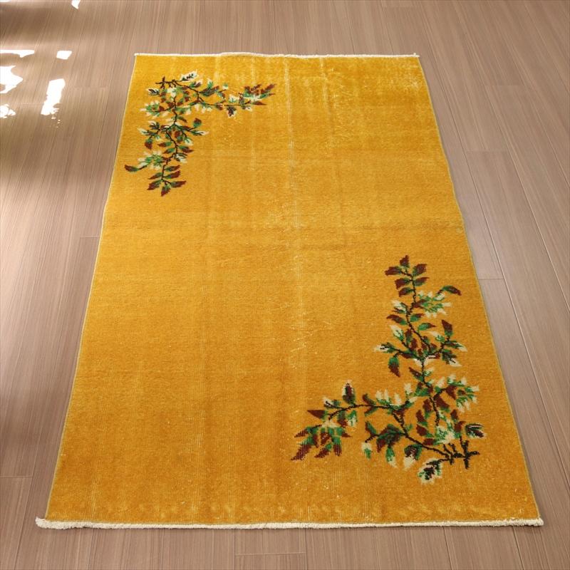 大判/オレンジがかったくすみベージュとターコイズのトルコラグNo.709 ヴィンテージ オーバーダイドラグ マスタードイエロー トルコ手織り