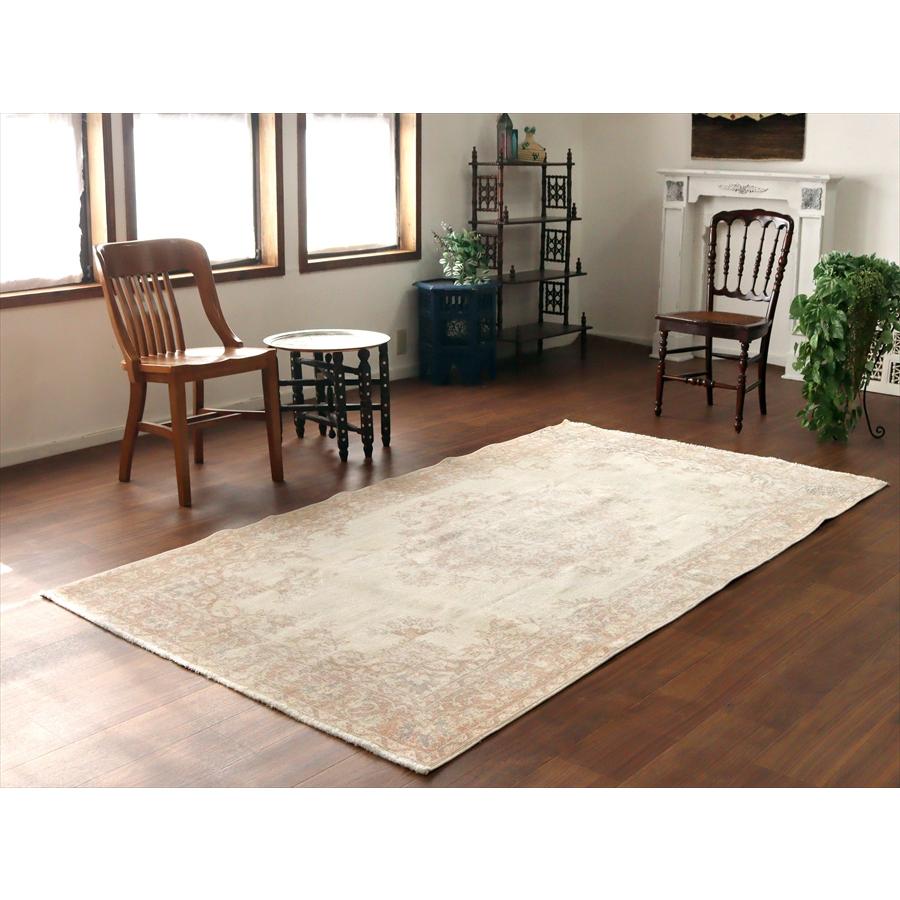 オールドラグ ヴィンテージウォッシュ 256x138cm ウスパルタ 花のメダリオン |  | 01