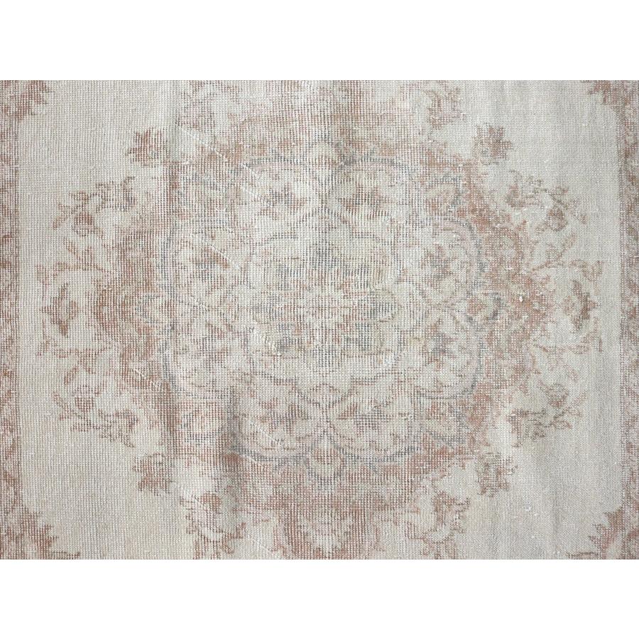 オールドラグ ヴィンテージウォッシュ 256x138cm ウスパルタ 花のメダリオン |  | 04