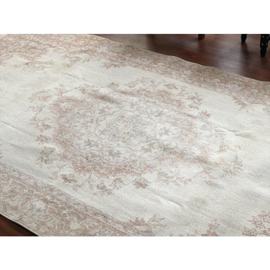 オールドラグ ヴィンテージウォッシュ 256x138cm ウスパルタ 花のメダリオン |  | 05