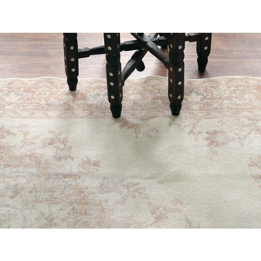 オールドラグ ヴィンテージウォッシュ 256x138cm ウスパルタ 花のメダリオン |  | 06