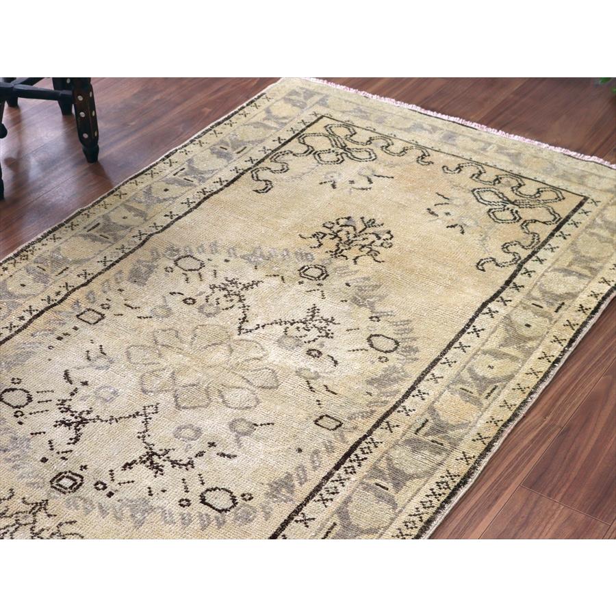 オールドラグ ヴィンテージウォッシュ 202x105cm ギュネイ 花のメダリオン |  | 02