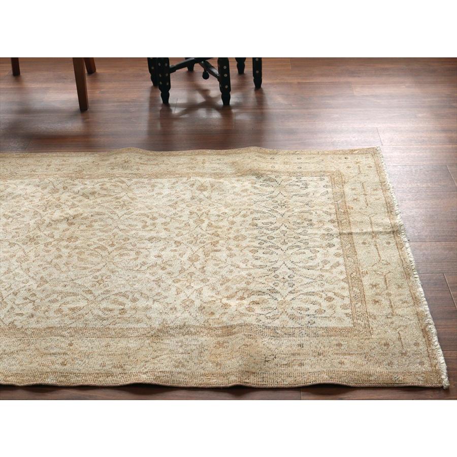 オールドラグ ヴィンテージウォッシュ 193x115cm ウスパルタ 花のアラベスク模様 |  | 03